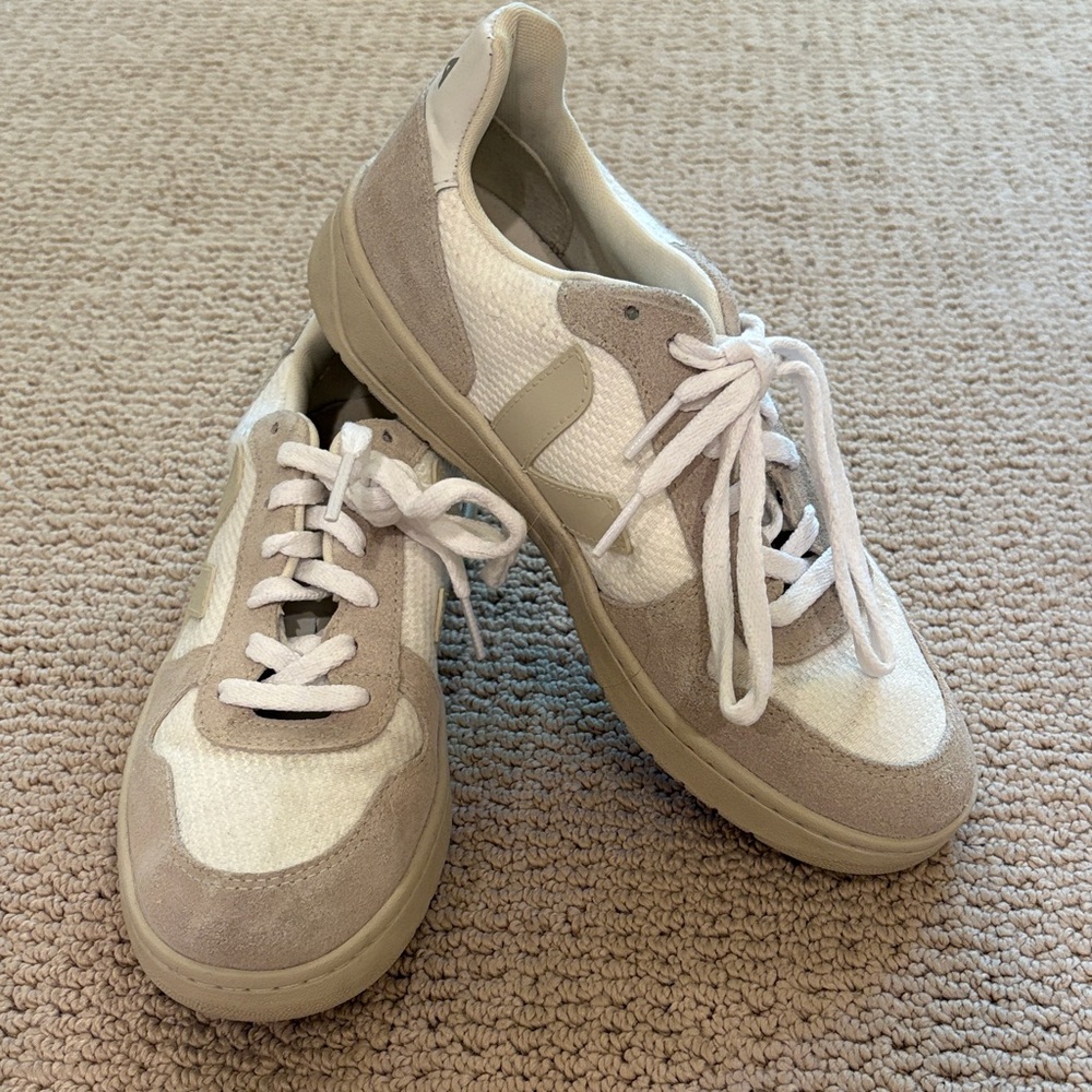 Veja Women's Sneakers in White and Tan